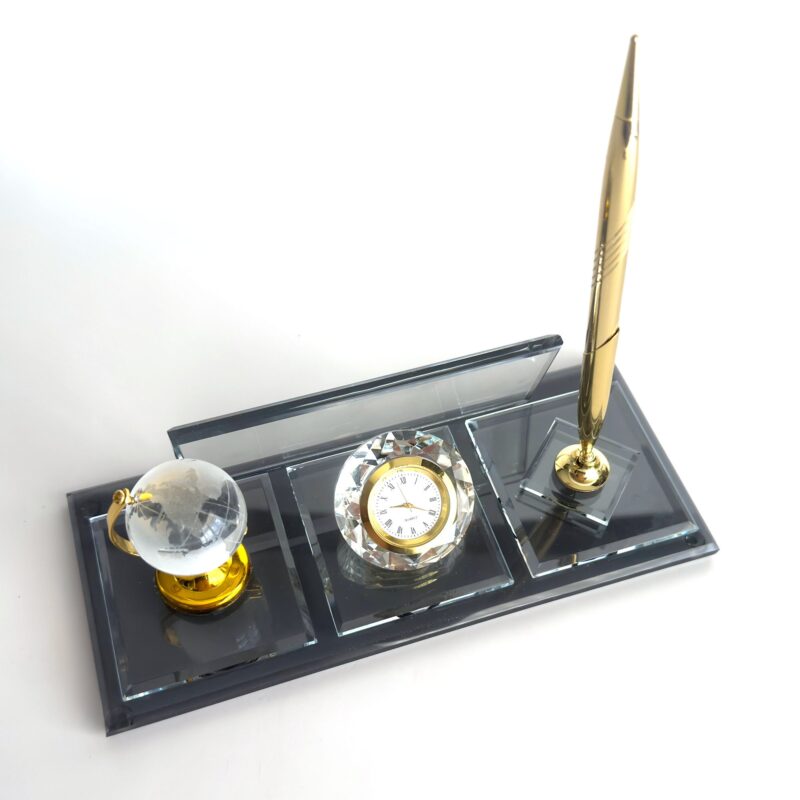 Doctor Nameplate with Logo | 1.77 x 5.90 in | Gold Pen & Globe