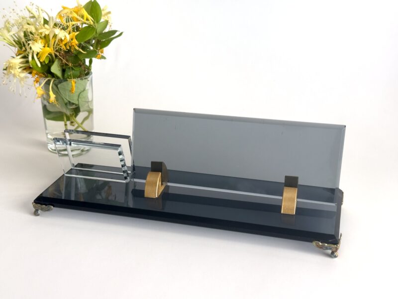 Executive Desk Sign 1.77 x 5.90 inches Black Crystal Desk Nameplate with Integrated Business Card Holder Executive Desk Sign 1.77 x 5.90 inches Black Crystal Desk Nameplate with Integrated Business Card Holder