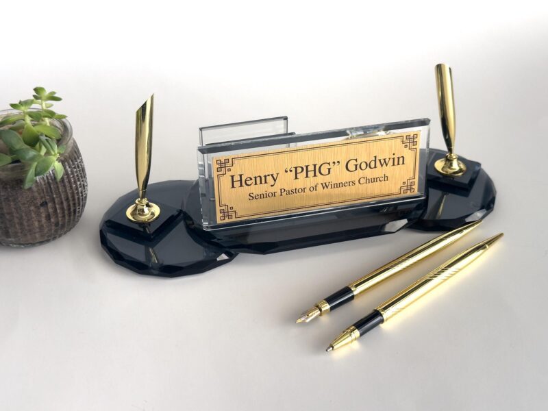 Doctor Name Plate 1.77 x 5.90 inches Black Crystal with Oval Nameplate Pen and Card Holder Doctor Name Plate 1.77 x 5.90 inches Black Crystal with Oval Nameplate Pen and Card Holder