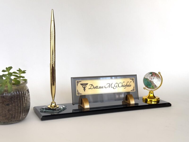 professional-desk-name-plate-spinning-crystal-globe Professional Desk Name Plate with Spinning Crystal Globe and Signature Pen for Doctors and Global Executives