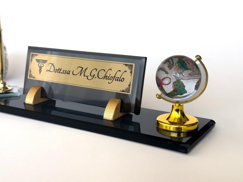 il_fullxfull.6131748606_60ef.jpg Black Crystal Nameplate 1.77 x 5.90 in | Glass Globe Set