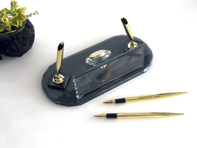 Custom Glass Nameplate 1.77 x 5.90 inches Oval Black Crystal with Golden Signature Pen Custom Glass Nameplate 1.77 x 5.90 inches Oval Black Crystal with Golden Signature Pen