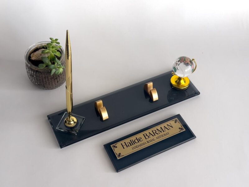 Doctor Name Plate 1.77 x 5.90 in | Crystal Globe Set