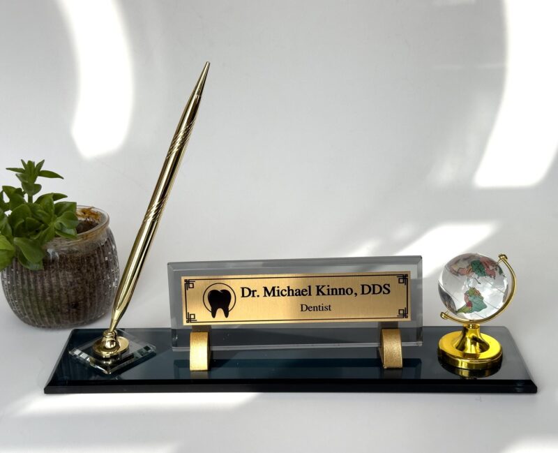 Dentist Name Plate 1.77 x 5.90 inches Black Crystal Desk Nameplate with Spinning Globe and Signature Pen Dentist Name Plate 1.77 x 5.90 inches Black Crystal Desk Nameplate with Spinning Globe and Signature Pen